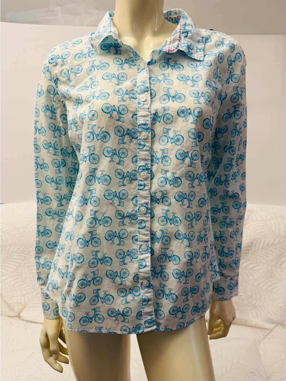crown & ivy White Button-Down Shirt with Teal Bicycle Print